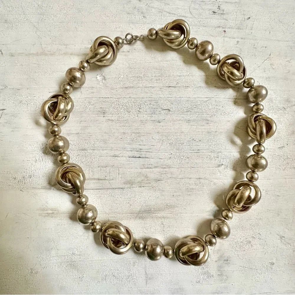Silver tone necklace